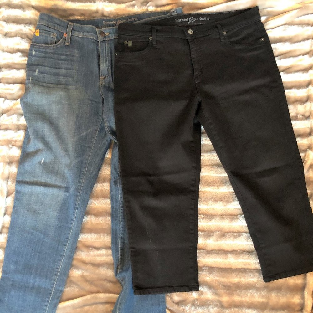 SECOND YOGA JEANS AND BLACK CAPRI